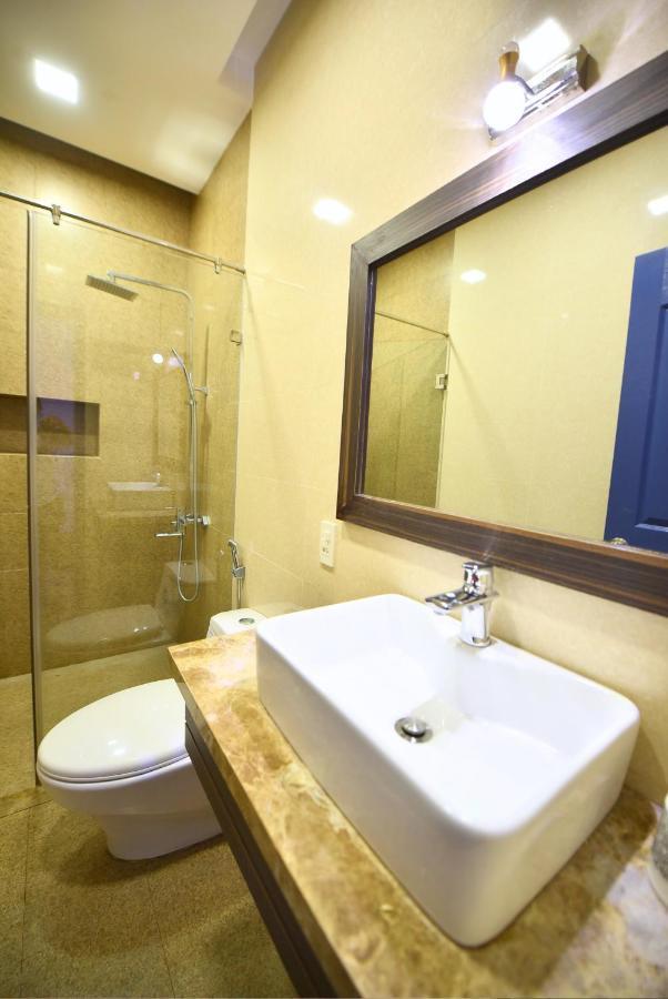 Apartment Emma House - With Cinema - Near My An Beach Da Nang