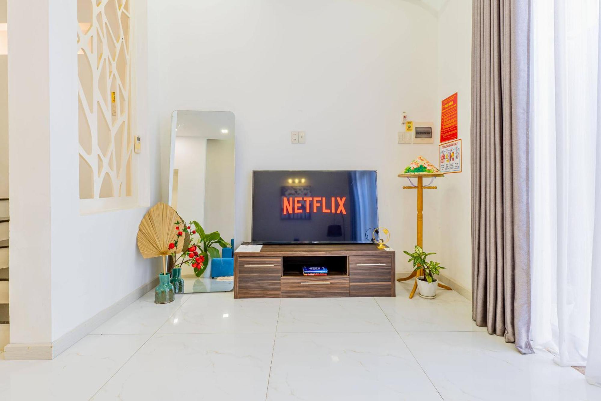 Emma House - With Cinema - Near My An Beach * Da Nang