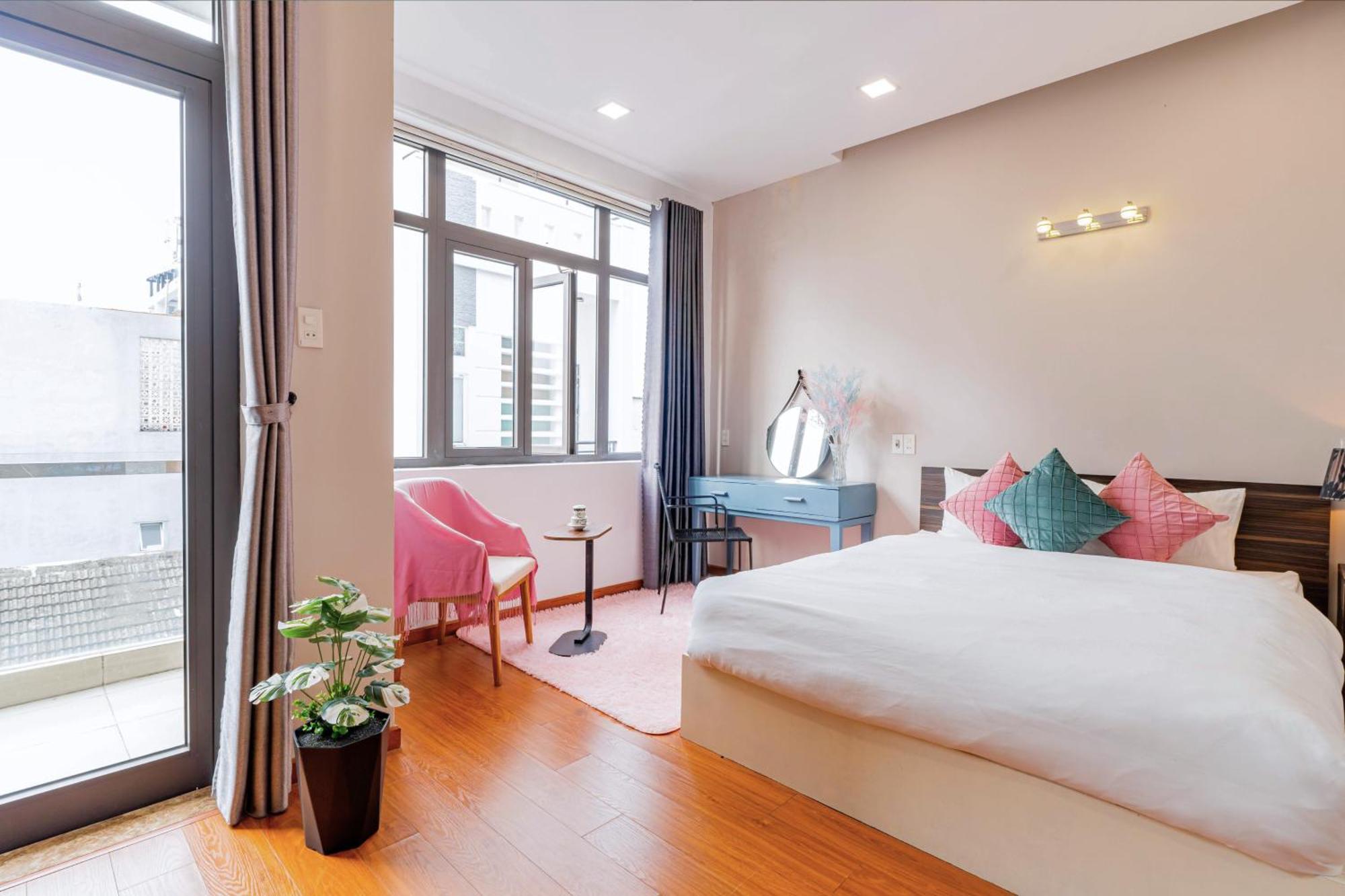 Emma House - With Cinema - Near My An Beach Da Nang