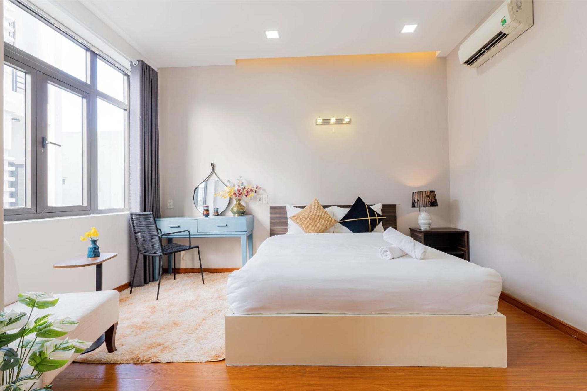 Apartment Emma House - With Cinema - Near My An Beach Da Nang