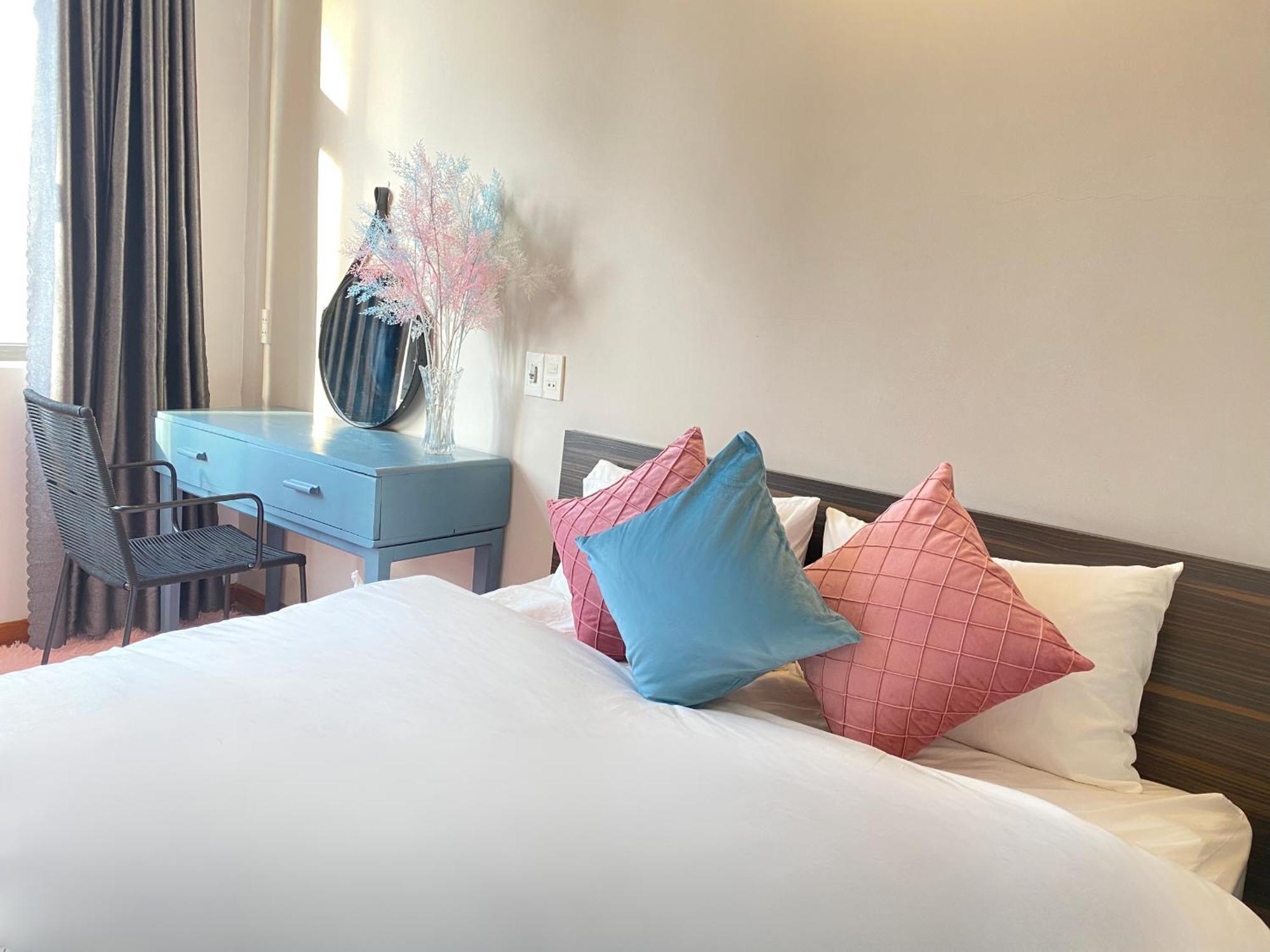 Emma House - With Cinema - Near My An Beach Apartment Da Nang
